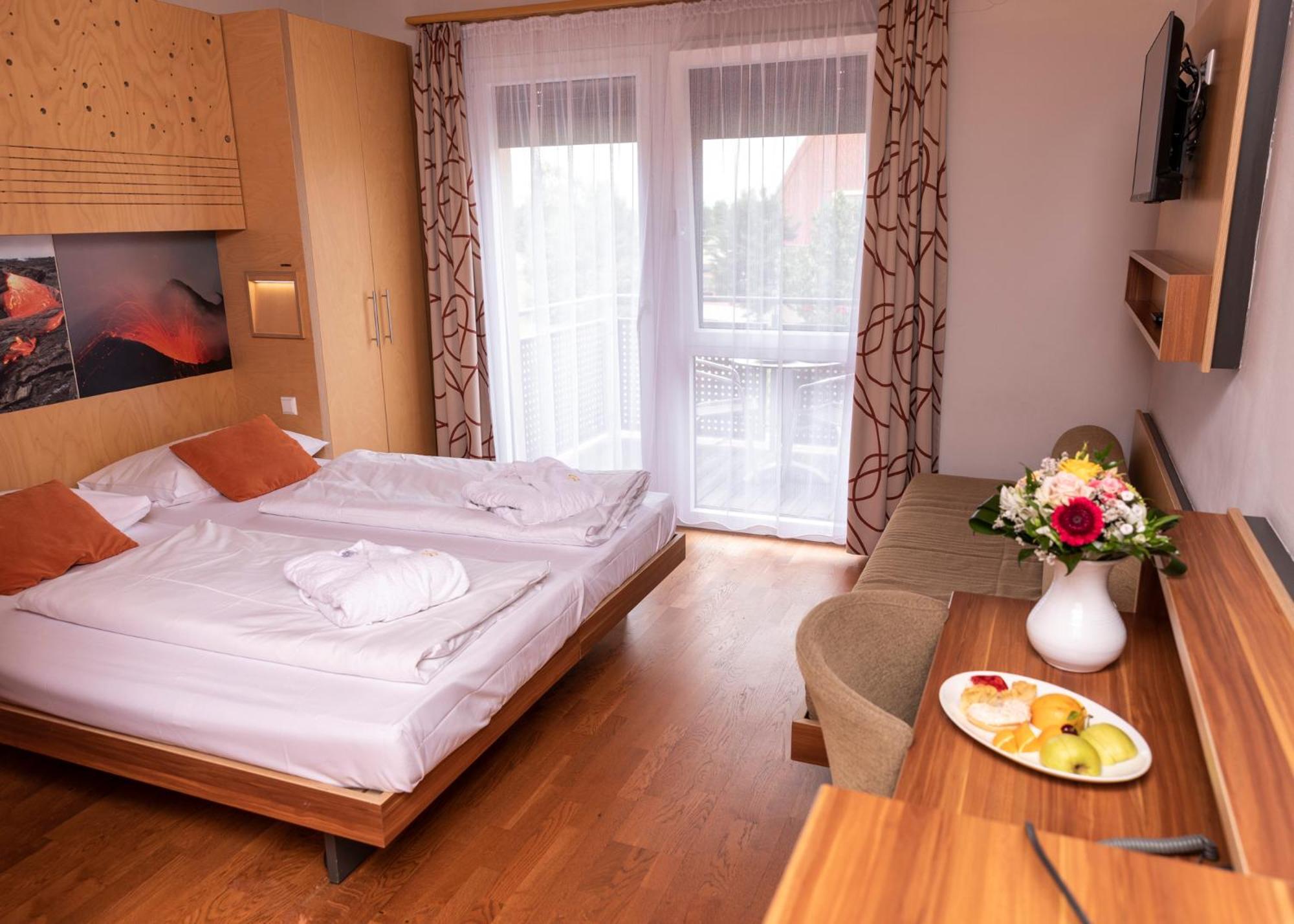 JUFA Hotel Celldomölk - Aktiv&Wellness-Resort Celldömölk Exteriör bild