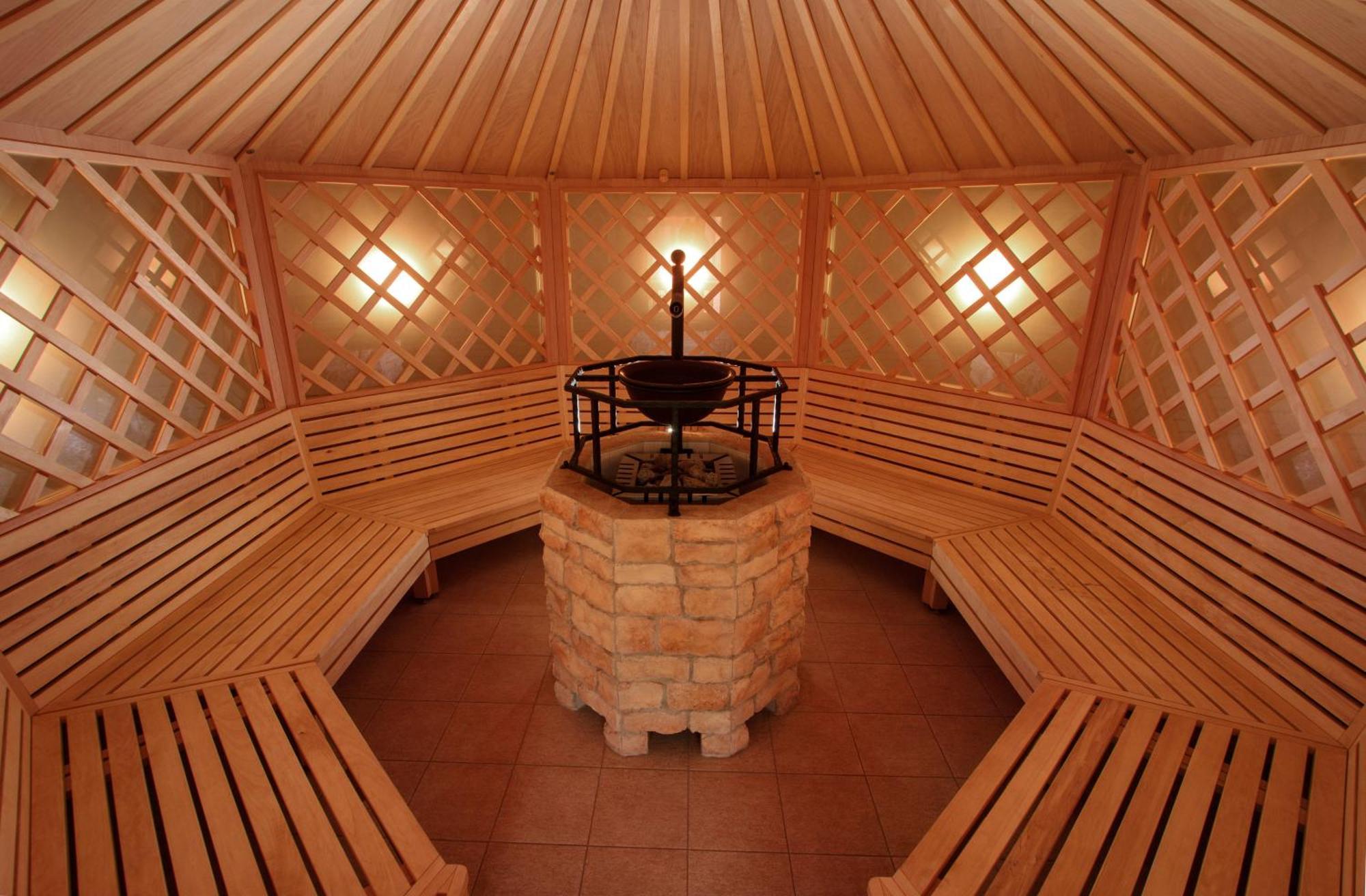 JUFA Hotel Celldomölk - Aktiv&Wellness-Resort Celldömölk Exteriör bild